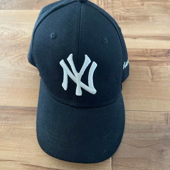 Yankees Baseball Cap - Picture 2 of 4